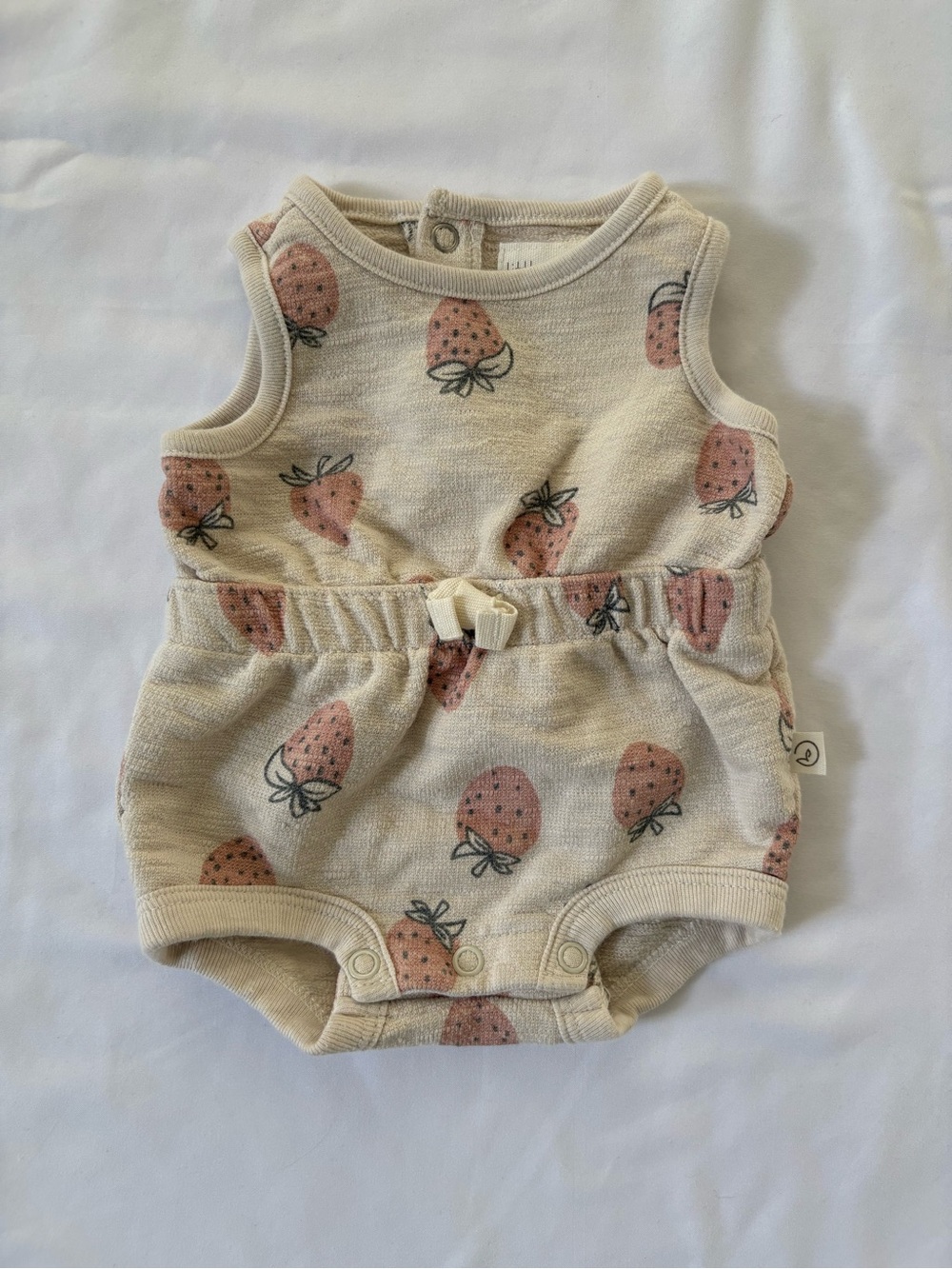 🌸 Baby girl Little planet Strawberry Print Romper - Beige/Pink